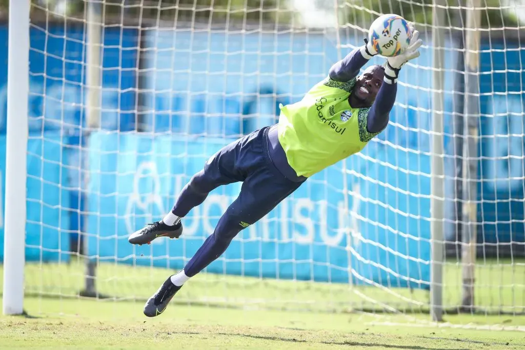 Caíque deve ter sequência no Grêmio (Foto: Lucas Uebel/Grêmio/Divulgação)