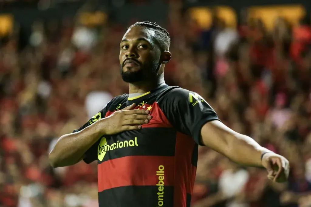 Zagueiro no duelo diante do CRB. Foto: Rafael Vieira/AGIF