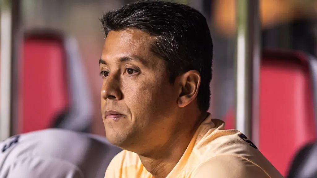 Carpini tem sido alvo de críticas da torcida (Foto: Abner Dourado/AGIF)