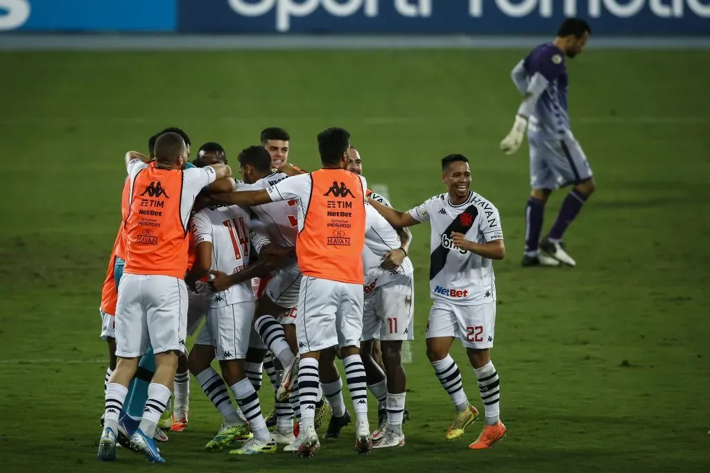Vasco da Gama celebrates (Photo by Bruna Prado/Getty Images)