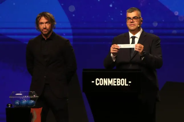 Botafogo no sorteio da CONMEBOL. (Photo by Christian Alvarenga/Getty Images)