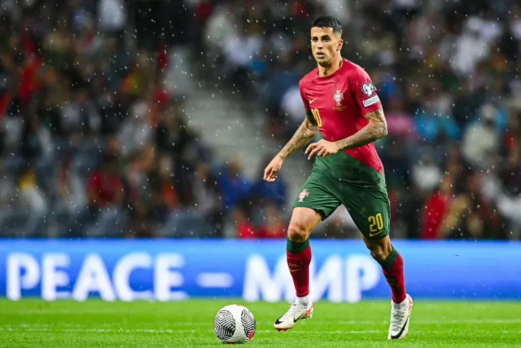 João Cancelo está convocado por Portugal para amistosos da Data FIFA. Foto: Octavio Passos/Getty Images