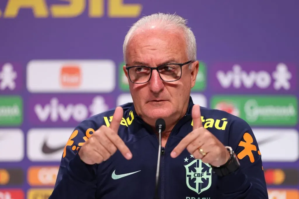 Dorival Jr. conta com 2 jogadores do Flamengo na Seleção Brasileira (Foto: Lucas Figueiredo/Getty Images)