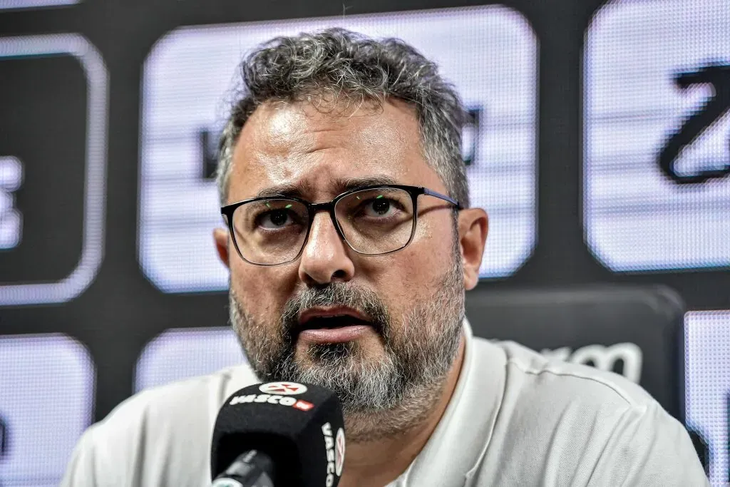 Bastidores da demissão de Mattos do Vasco teve rusga com comissão técnica, atrito com jogadores e “embate” com a 777 Partners. Foto: Thiago Ribeiro/AGIF