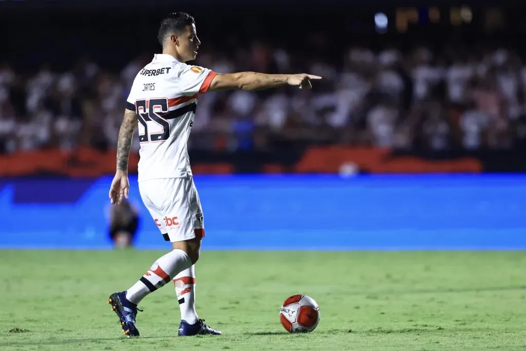 Santos sonha com James. Foto: Marcello Zambrana/AGIF