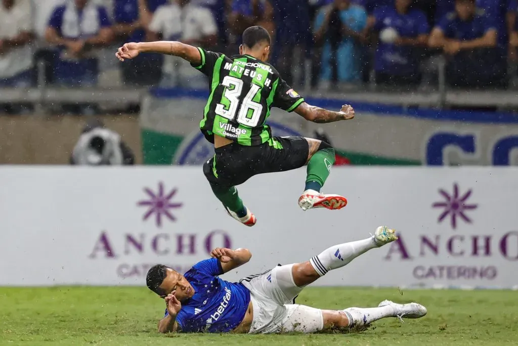 Mateus em ação pelo América. Foto: Gilson Lobo/AGIF