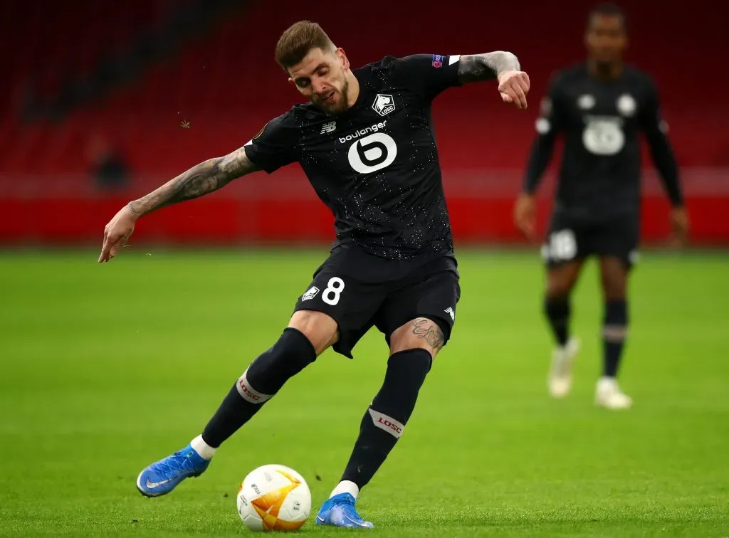 Xeka em ação pelo Lille (Photo by Dean Mouhtaropoulos/Getty Images)