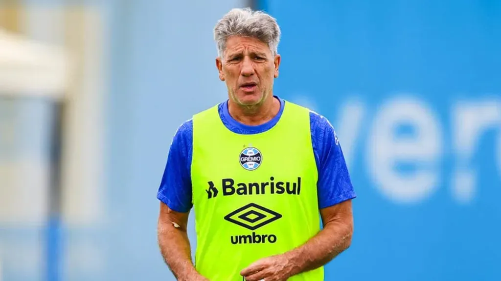 Renato confirmou a punição ao jogador (Foto: Renan Jardim / Grêmio FBPA / Divulgação)