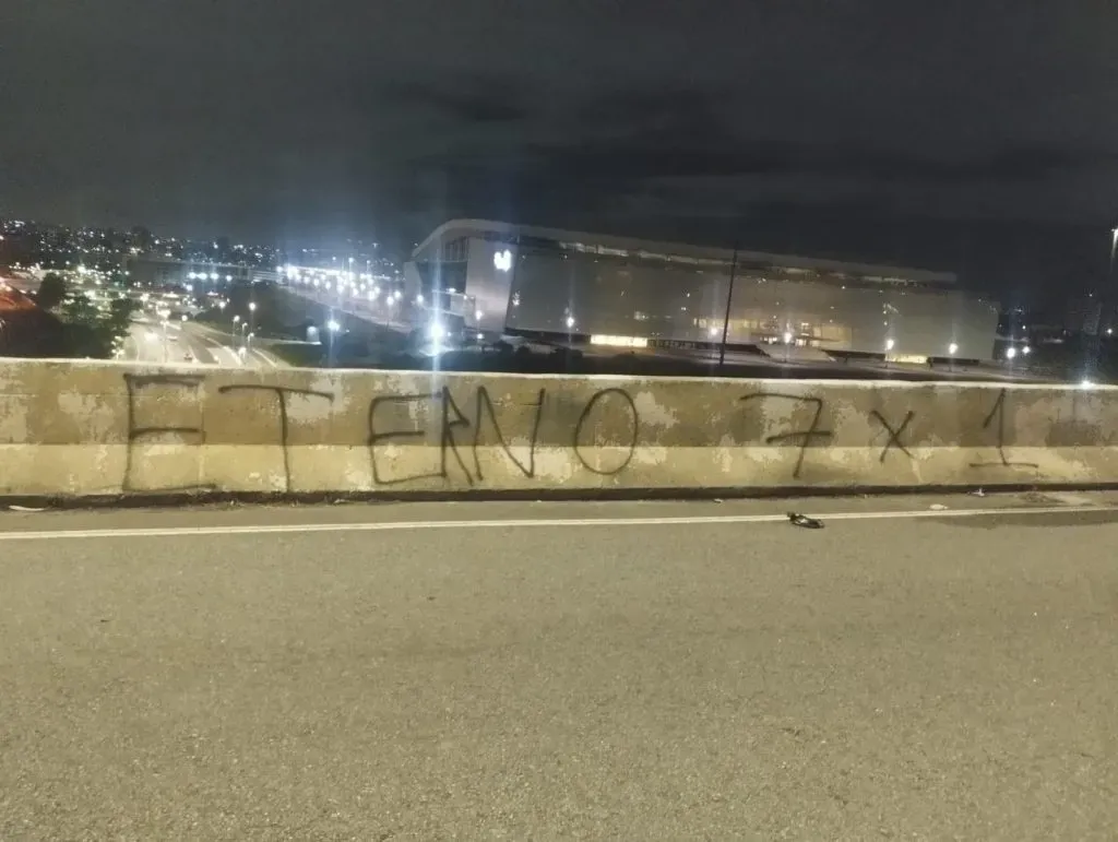 Corinthians 7 x 1 Santos, em 2005, segue rendendo. Foto: Reprodução/Acervo Pessoal