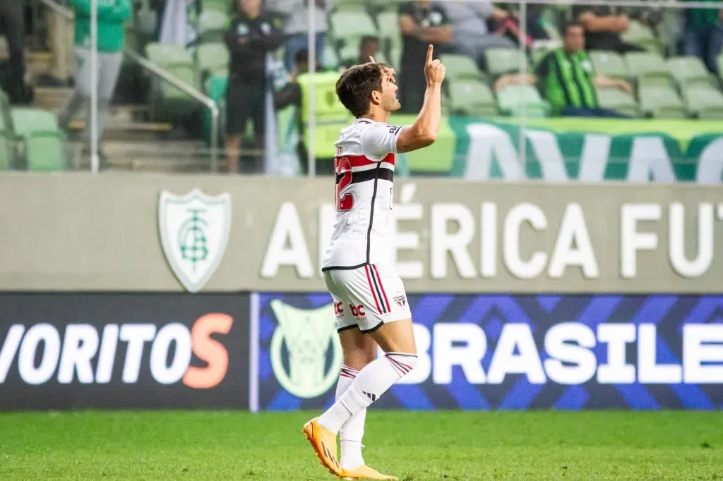 Pato em ação pelo São Paulo. Foto: Fernando Moreno/AGIF