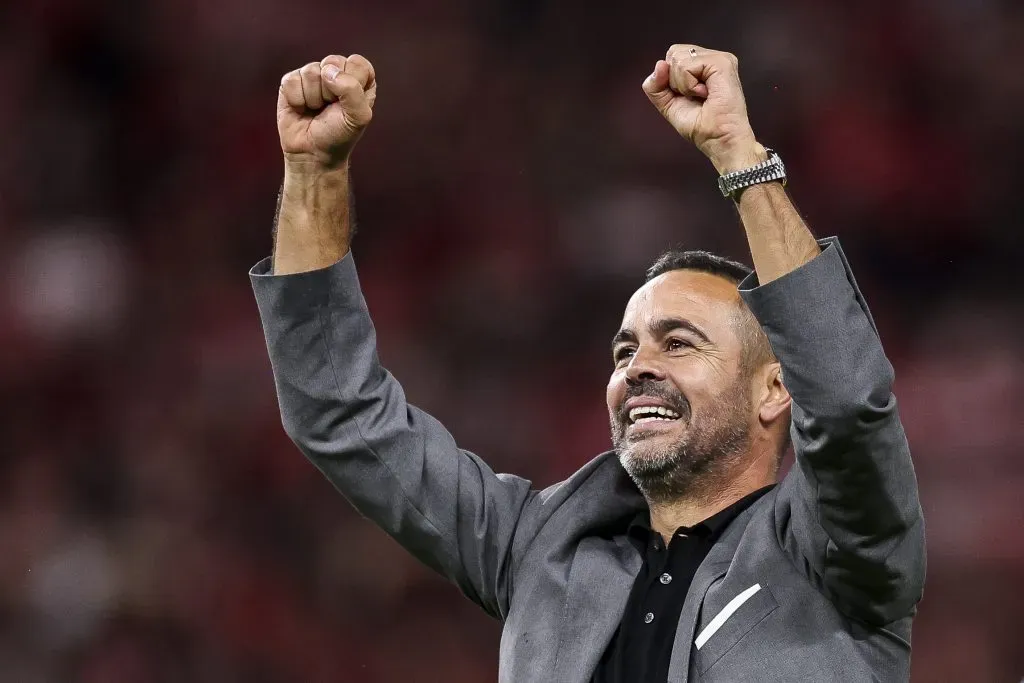 Artur Jorge comandando o Braga (Photo by Maja Hitij/Getty Images)