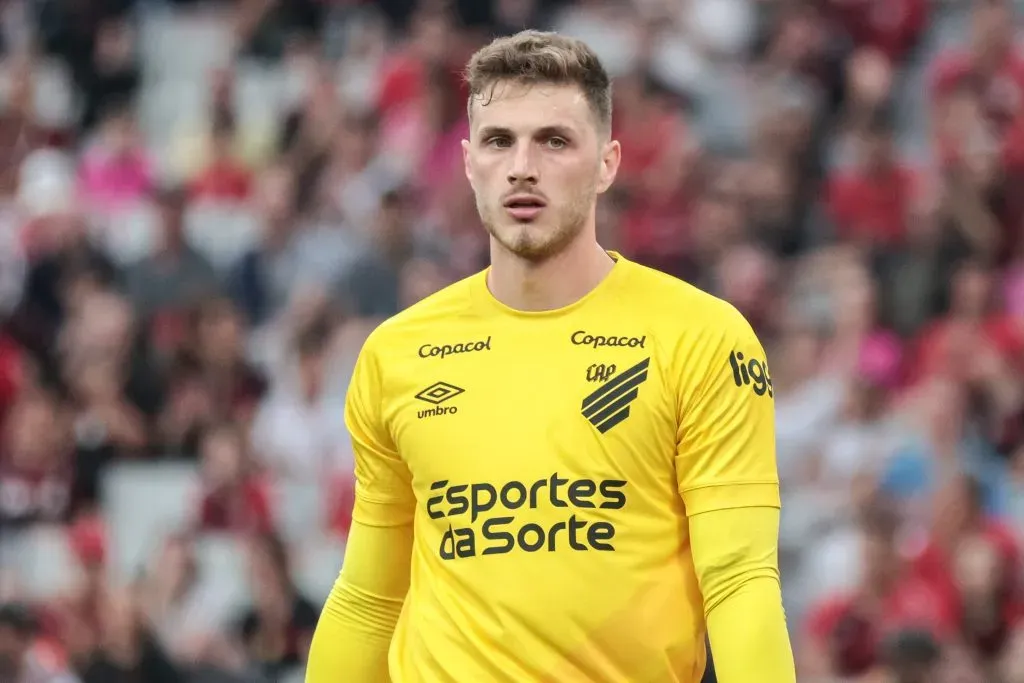 Goleiro no duelo diante do São Paulo. Foto: Robson Mafra/AGIF