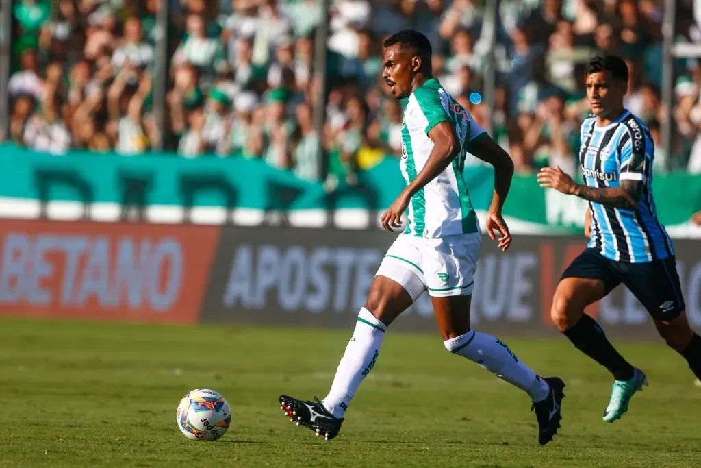 Meia está em fim de contrato. Foto: Luiz Erbes/AGIF