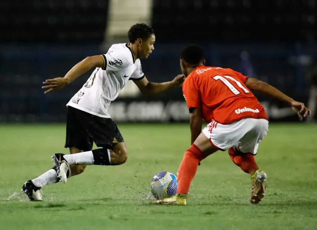 Dieguinho em ação contra o Internacional pela Copa do Brasil sub-17 | Foto: ©Rodrigo Gazzanel / Ag. Corinthians