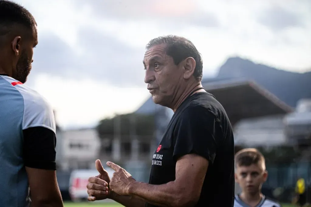 Ramón Díaz já vem pedindo  a contratação de um volante no Vasco |  Foto: Leandro Amorim/Vasco.