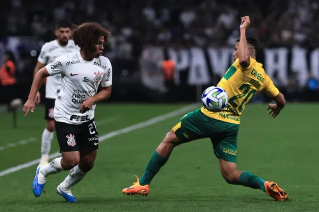 Rikelme vs Corinthians. Foto: Ettore Chiereguini/AGIF