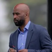 Corinthians avalia investida e pode enviar Fabinho Soldado para fechar com titular do Internacional