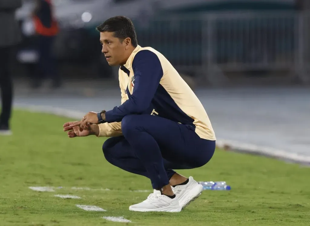 Torcida do São Paulo pede a saída de Thiago Carpini | Foto: Rubens Chiri/saopaulofc