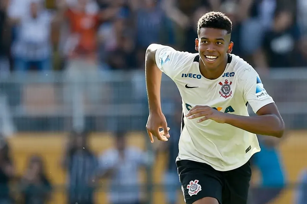Carlinhos atuando pelo Timão na Copinha. Foto: Marcello Zambrana/AGIF