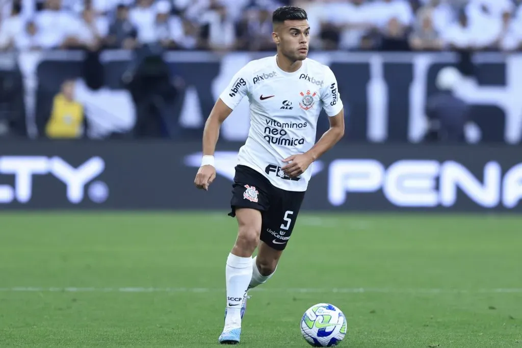 Vera em campo pelo Corinthians. Foto: Marcello Zambrana/AGIF