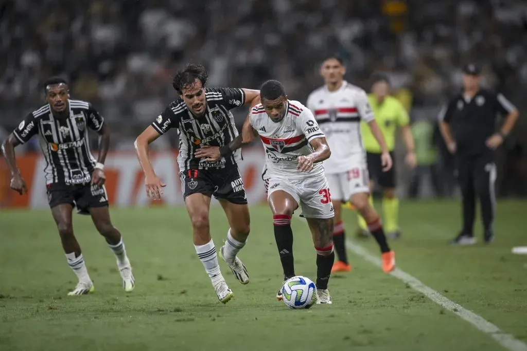 Igor Gomes em partida contra o São Paulo. (Photo by João Guilherme/Getty Images)
