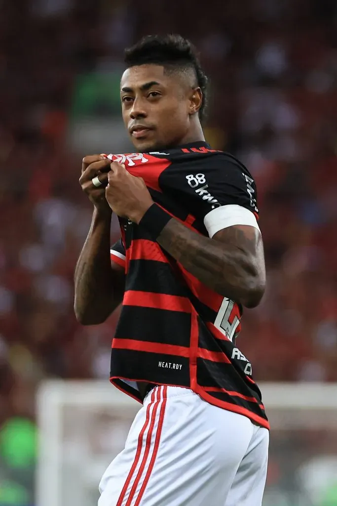Bruno Henrique comemora gol no Maracanã. Foto: Buda Mendes/Getty Images