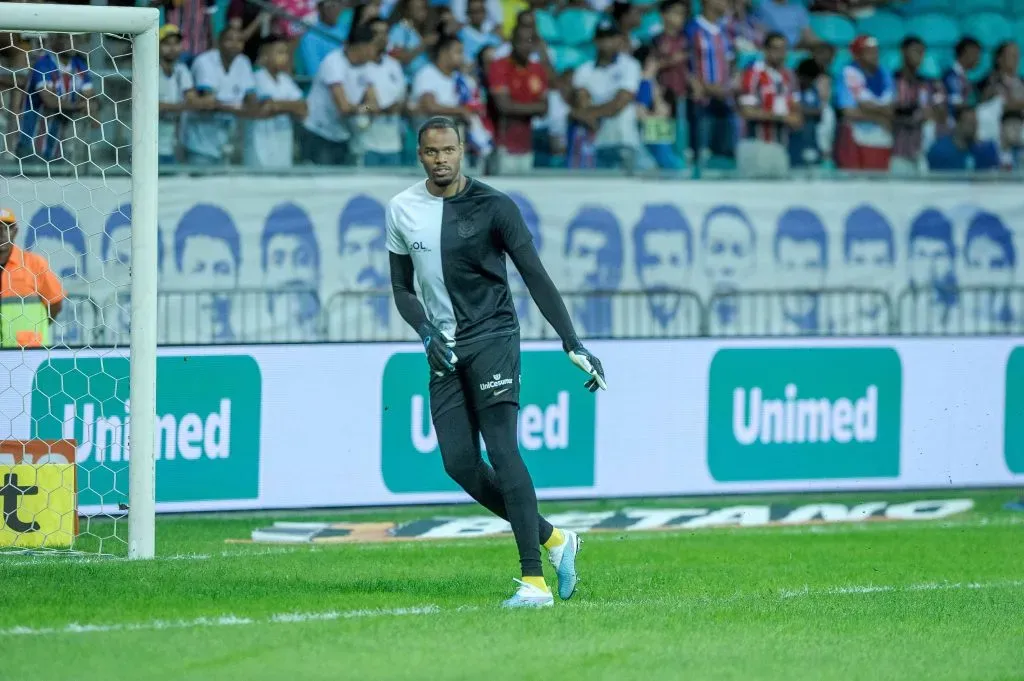 Corinthians não quer liberar o goleiro. Foto: Jhony Pinho/AGIF