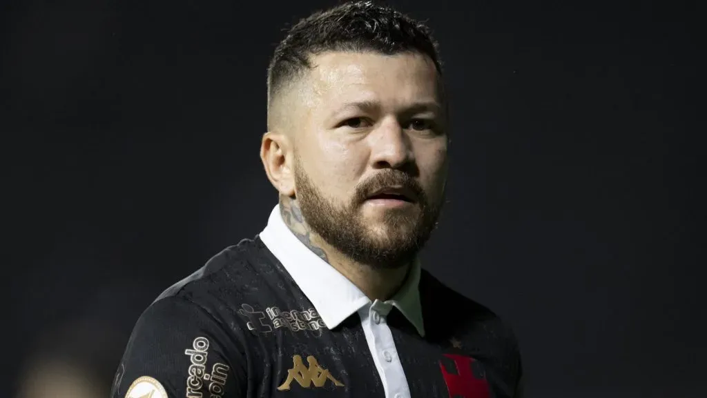 Rossi pode estar de saída do Vasco. Foto: Jorge Rodrigues/AGIF