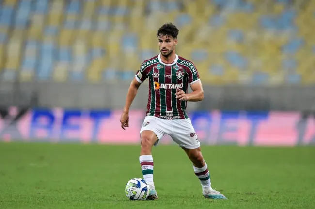 Martinelli iniciou jogo contra o Colo-Colo como zagueiro (Foto: Thiago Ribeiro/AGIF)