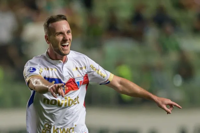 Pochettino comemora seu gol pelo Fortaleza | Foto: Alessandra Torres/AGIF