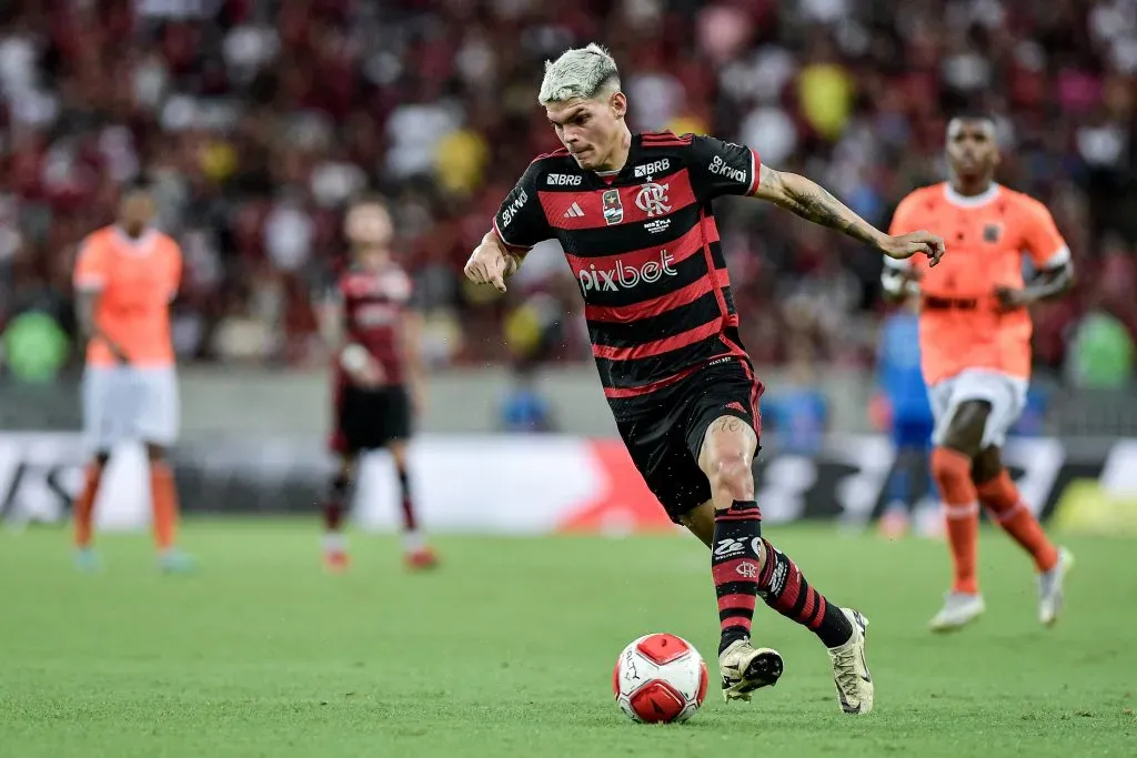 Porto aprova Ayrton Lucas. Foto: Thiago Ribeiro/AGIF