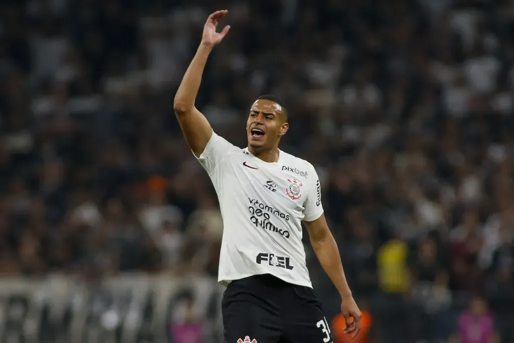 Zagueiro nos tempos de Corinthians (Photo by Miguel Schincariol/Getty Images)