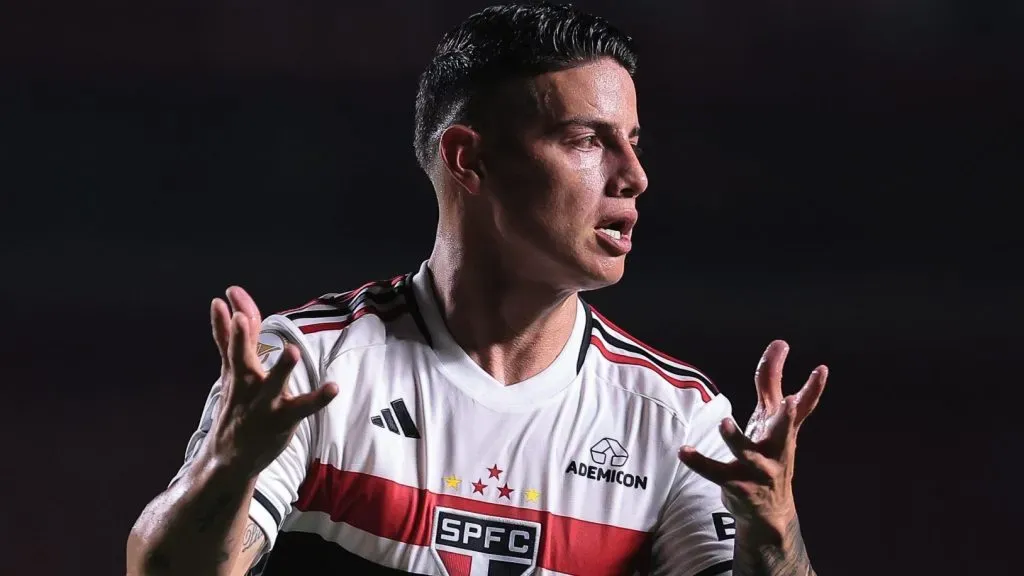 James Rodríguez terá sua chance de ser titular contra o Talleres pela Libertadores. Foto: Ettore Chiereguini/AGIF