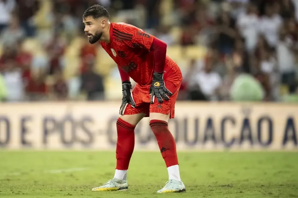 Goleiro no duelo diante do Goiás. Foto: Jorge Rodrigues/AGIF