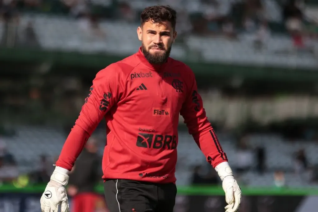 Matheus Cunha em campo pelo Flamengo. Foto: Robson Mafra/AGIF