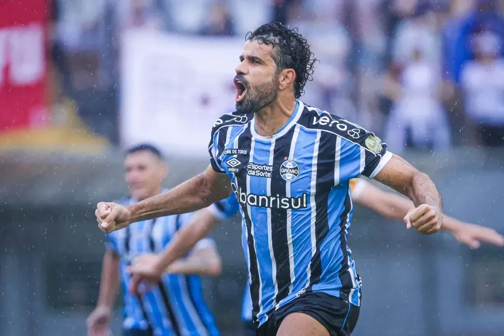 Diego Costa está em alta no Grêmio (Foto: Maxi Franzoi/AGIF)