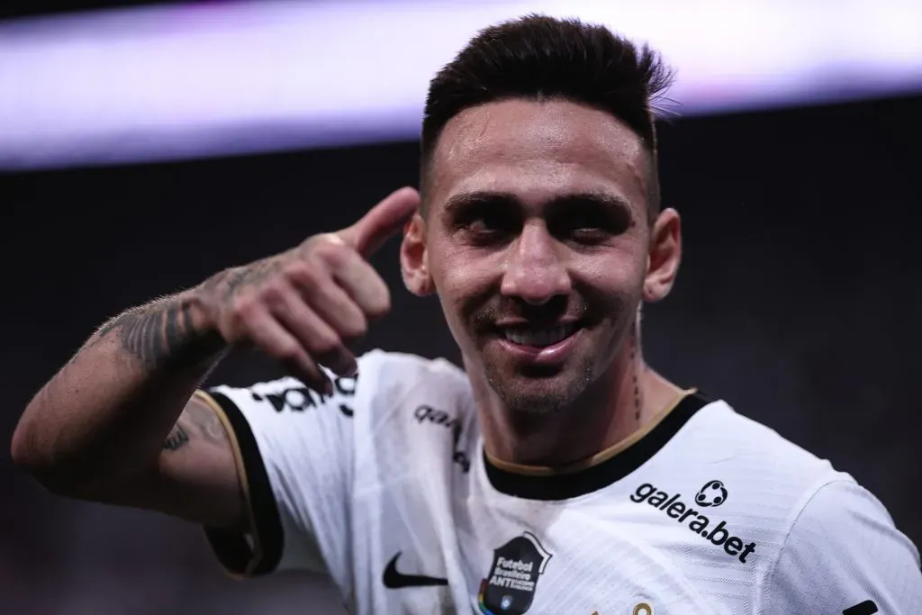 Gustavo Mosquito celebrando pelo Corinthians. Foto: Ettore Chiereguini/AGIF