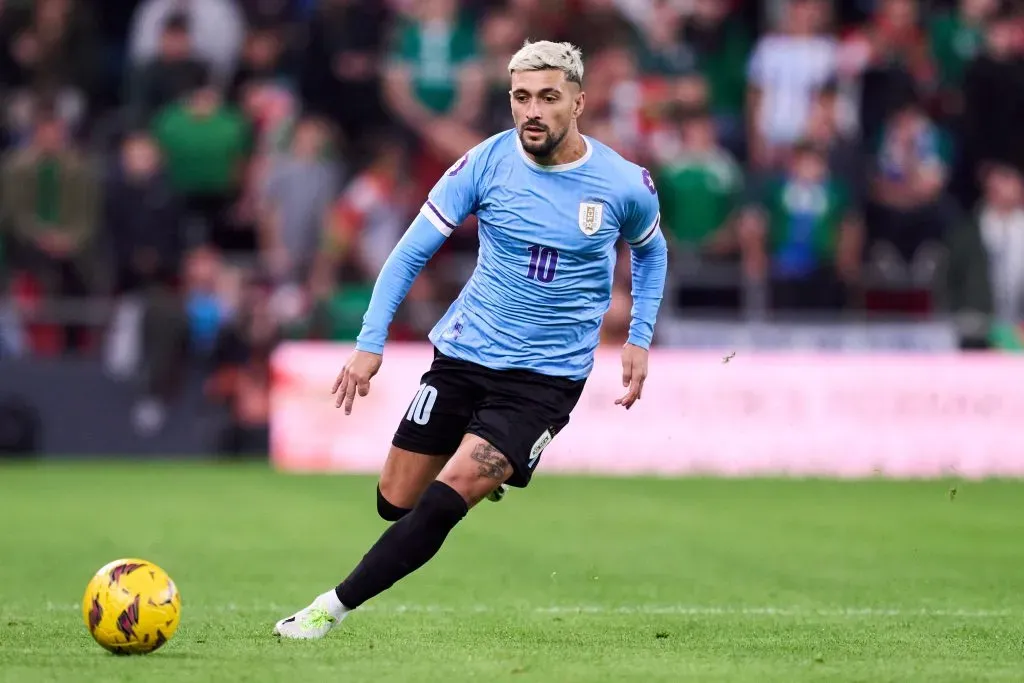 Meia defendendo o Uruguai (Photo by Juan Manuel Serrano Arce/Getty Images)