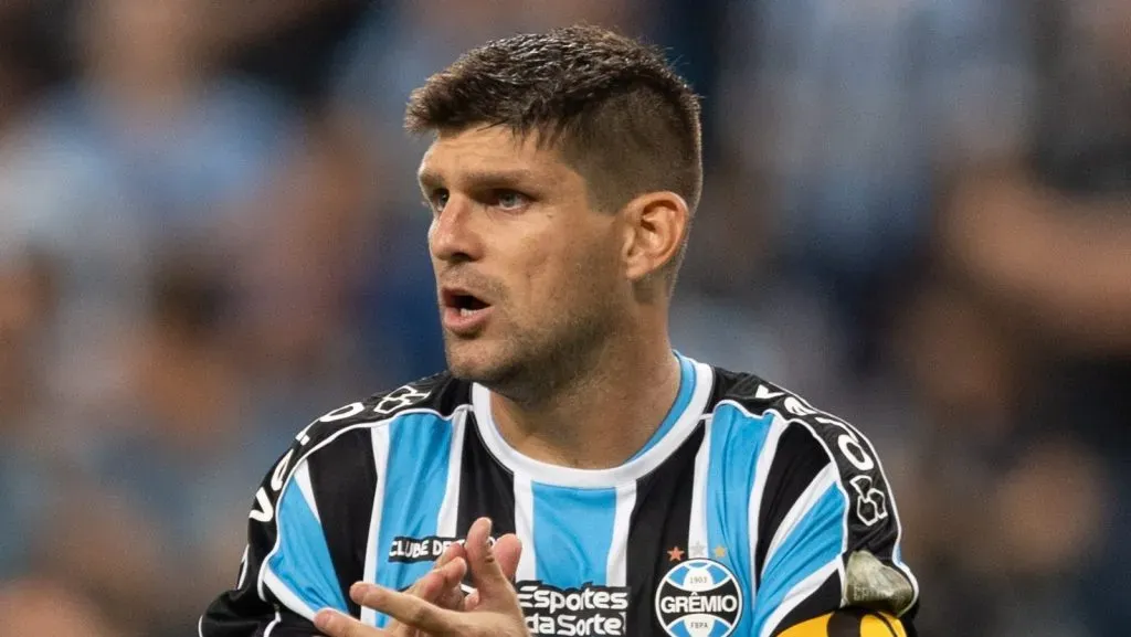Walter Kannemann pode trocar o Grêmio por campeão da Libertadores. Foto: LiamaraPolli/AGIF