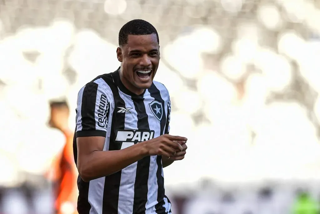 Janderson vai jogar no Vitória, rival do Botafogo na Série A do Brasileirão. Foto: Thiago Ribeiro/AGIF