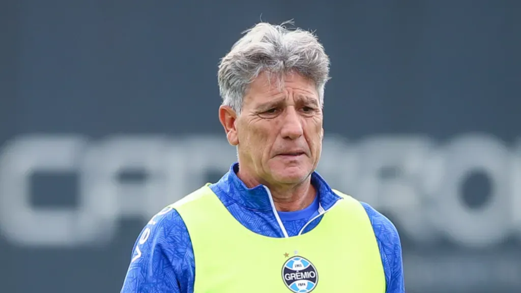 Renato entrou em contato por telefone com o jogador (Foto: Lucas Uebel/Grêmio/Divulgação)