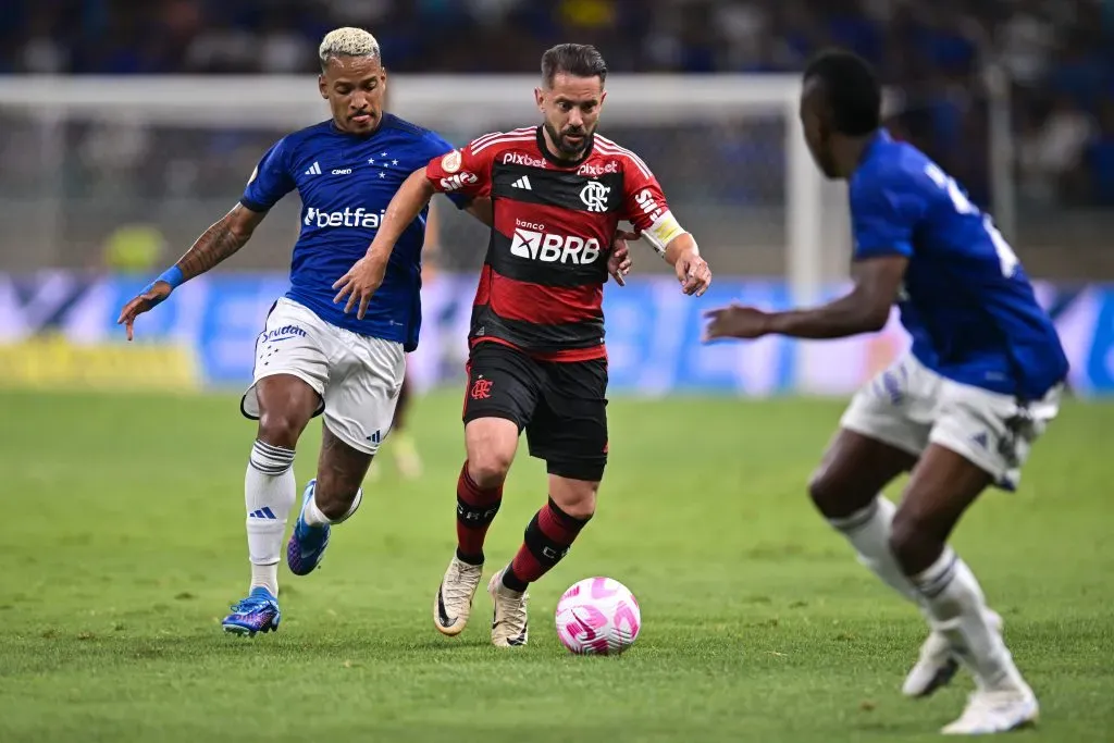 Matheus Pereira em partida contra o Flamengo. (Photo by Pedro Vilela/Getty Images)