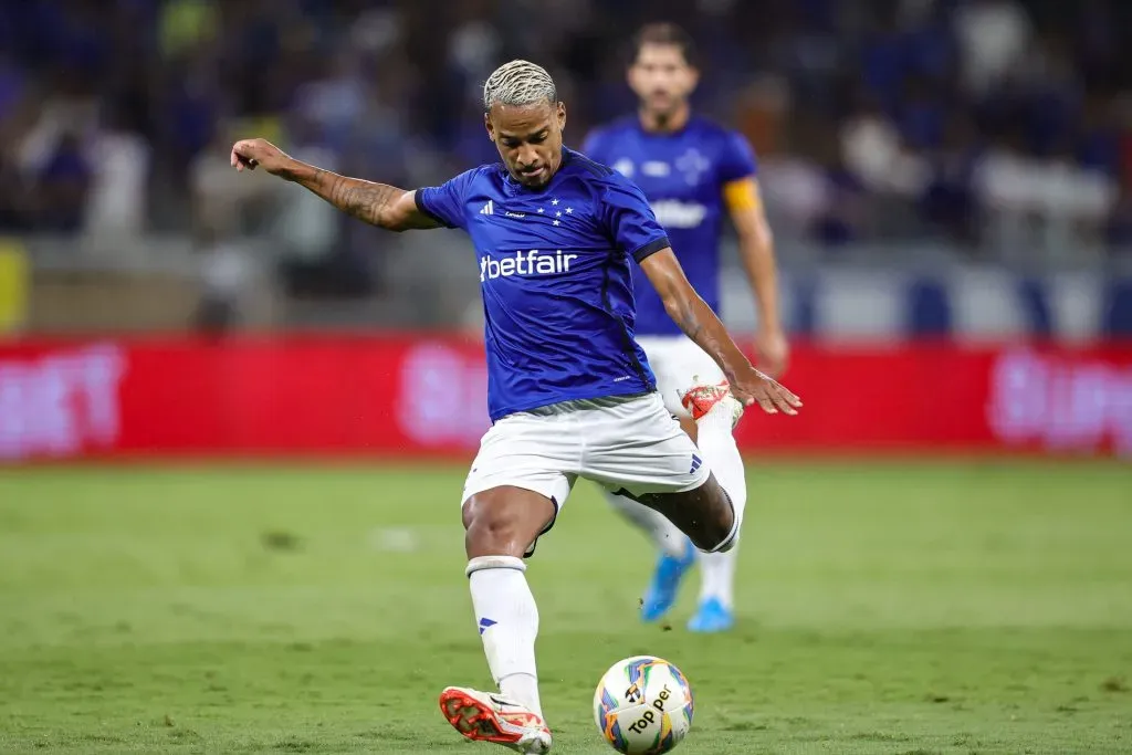 Matheus Pereira em campo pelo Cruzeiro. Foto: Gilson Lobo/AGIF