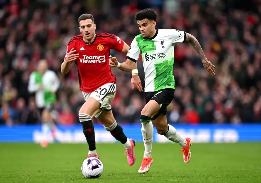 Díaz vs Man United. (Photo by Michael Regan/Getty Images)