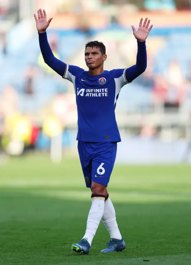 Thiago Silva pelo Chelsea contra o Burnley (Photo by Matt McNulty/Getty Images)