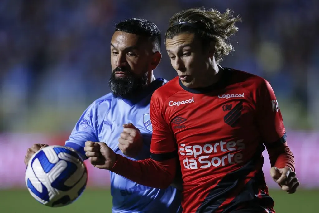 Canobbio em campo pelo Athletico (Photo by Gaston Brito Miserocchi/Getty Images)
