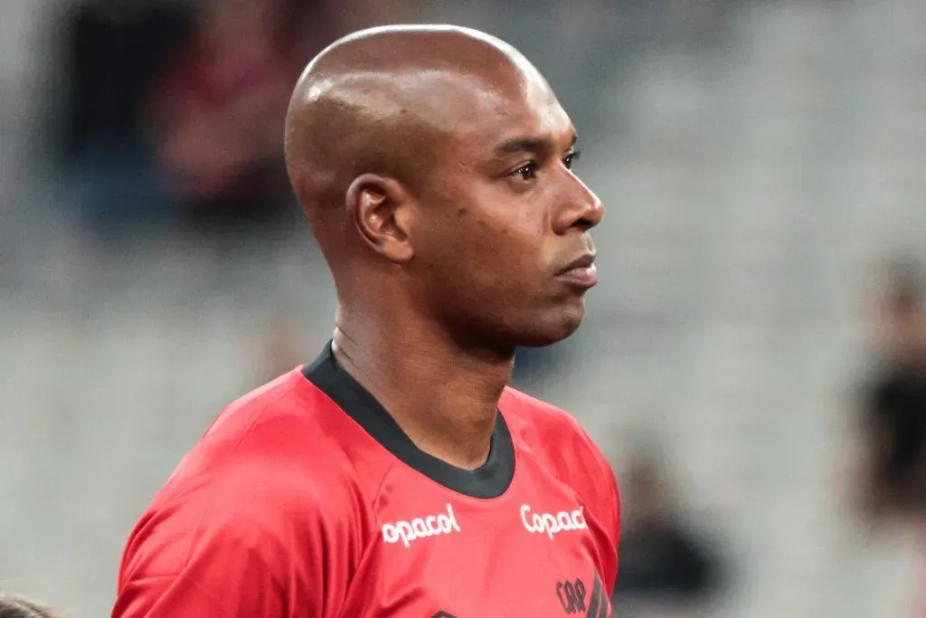 Fernandinho é uma das principais referências do Athletico. Foto: Robson Mafra/AGIF