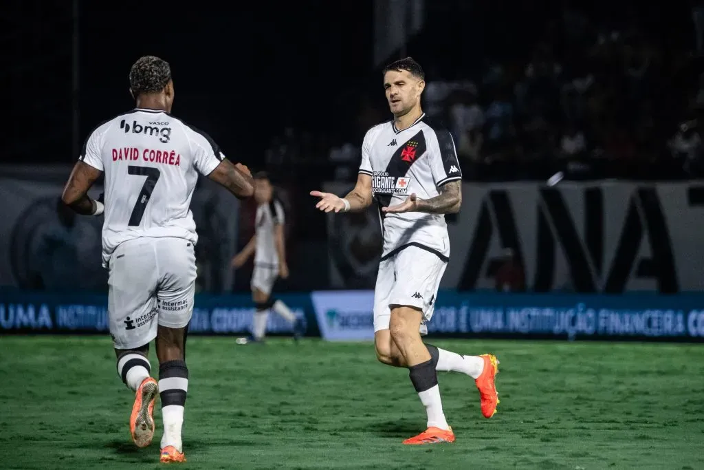 Vegetti e David. Vasco precisa melhorar no quesito finalizações | Foto: Leandro Amorim/Vasco