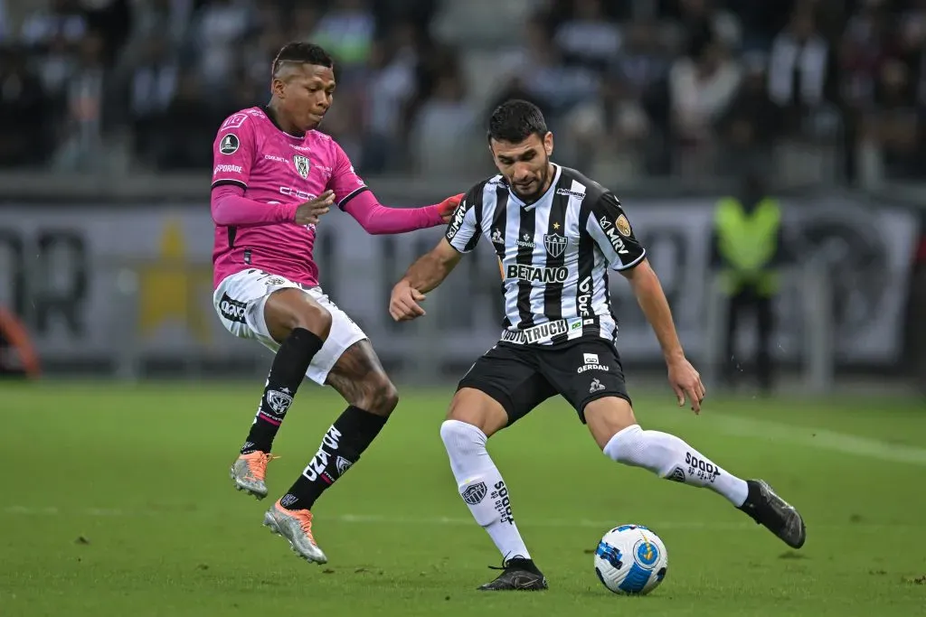 Júnior Alonso nos tempos de Galo (Photo by Pedro Vilela/Getty Images)