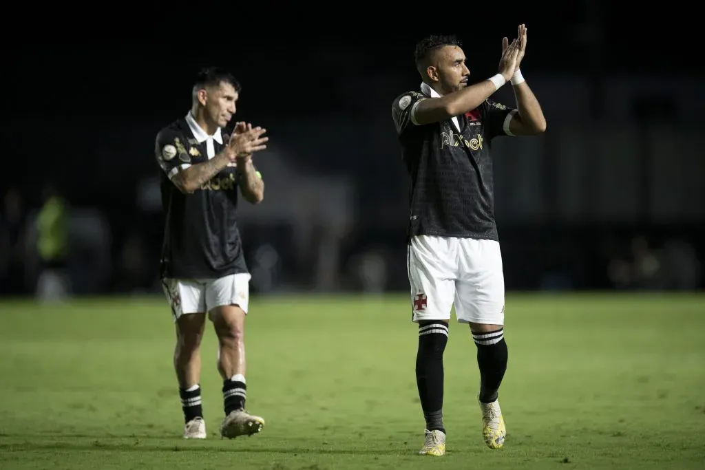 Payet e Medel pelo Vasco. Jogadores seriam reforços de peso contra o Criciúma. Foto: Jorge Rodrigues/AGIF